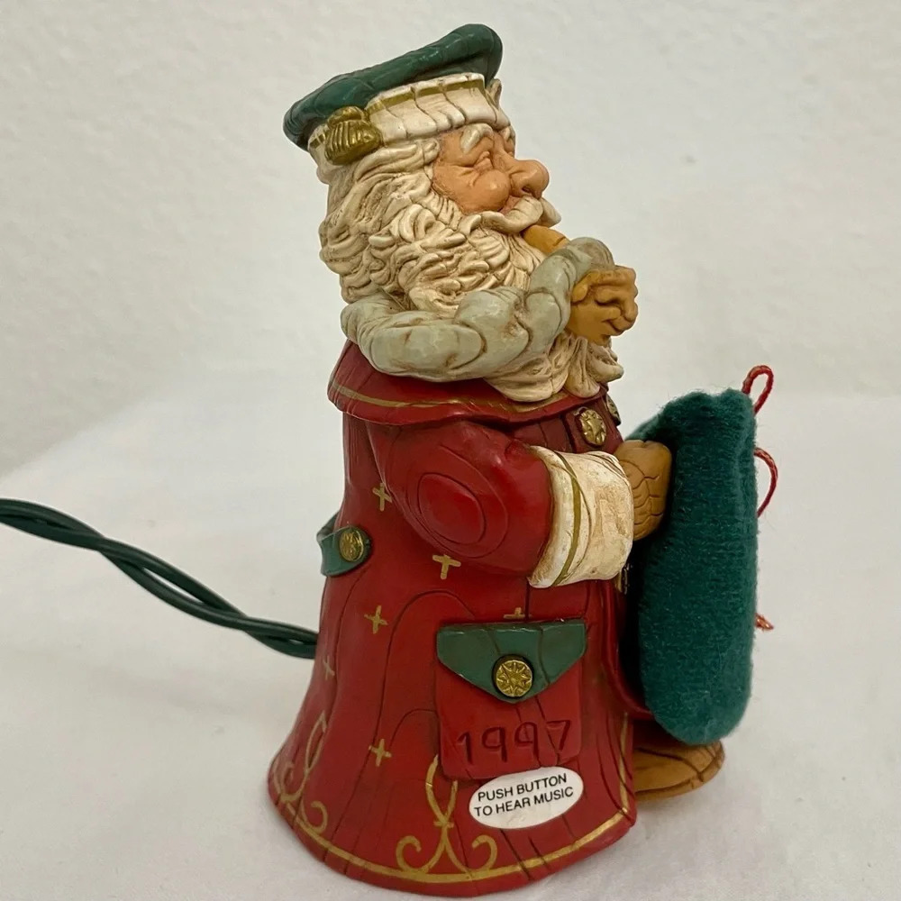 VTG Hallmark Keepsake Santa's Secret Gift Magic Musical Christmas Ornament 1997 - Picture 9 of 12